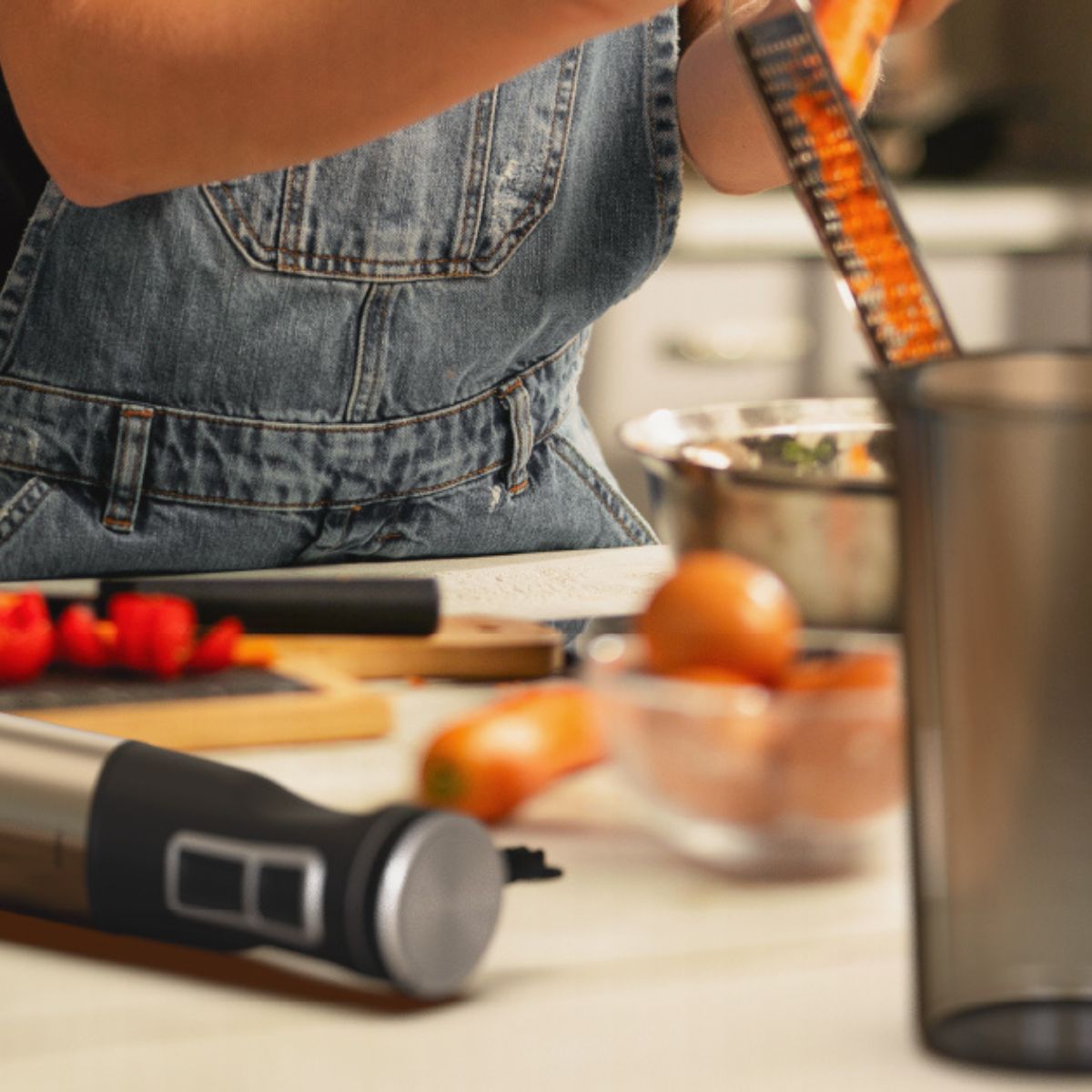 Batidora de mano Universal Blue Twisty 7230XL 2300W con vaso medidor negro/inox