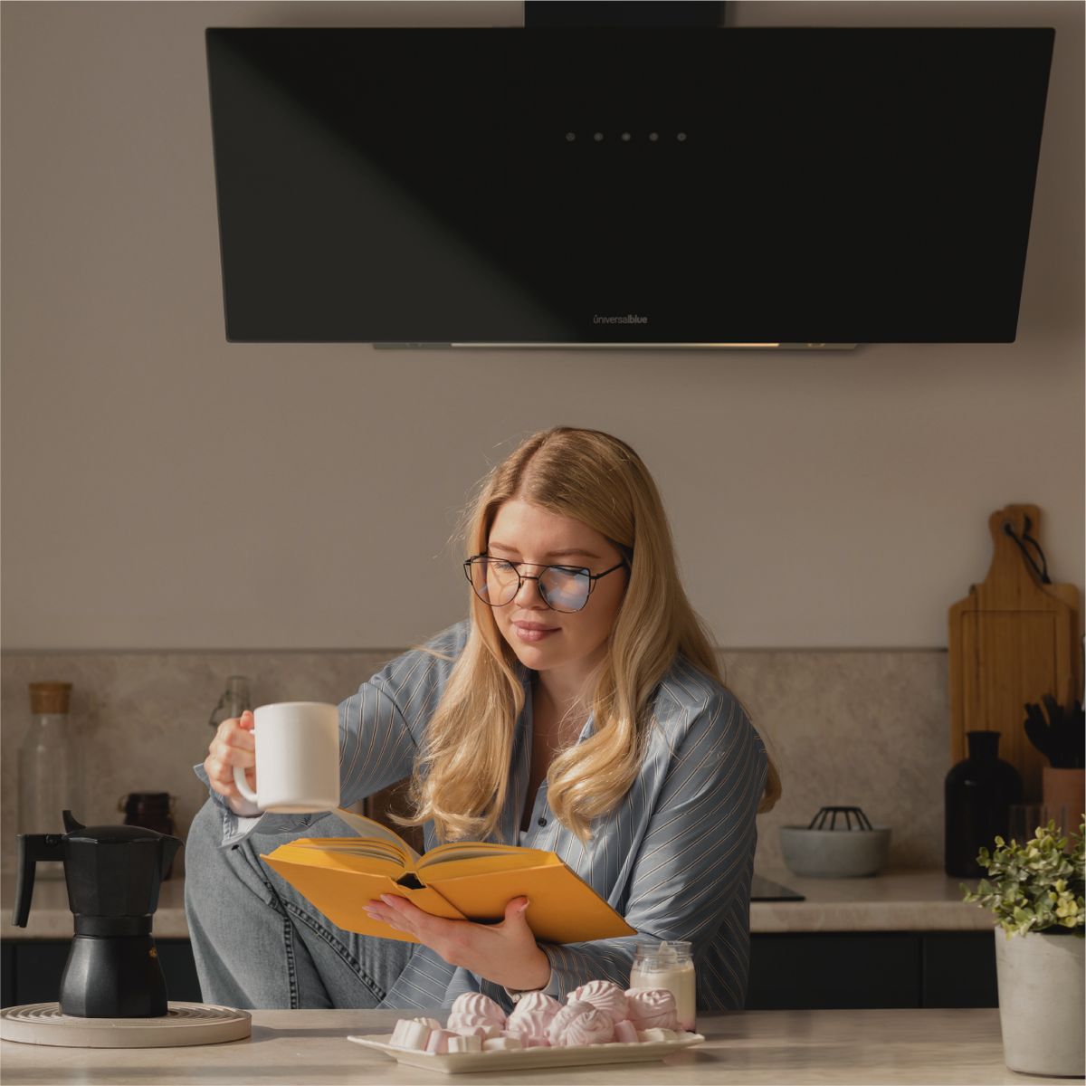 Campana inclinada Universal Blue Elbrús 7090 65W 450m3/h A+ 90 cm