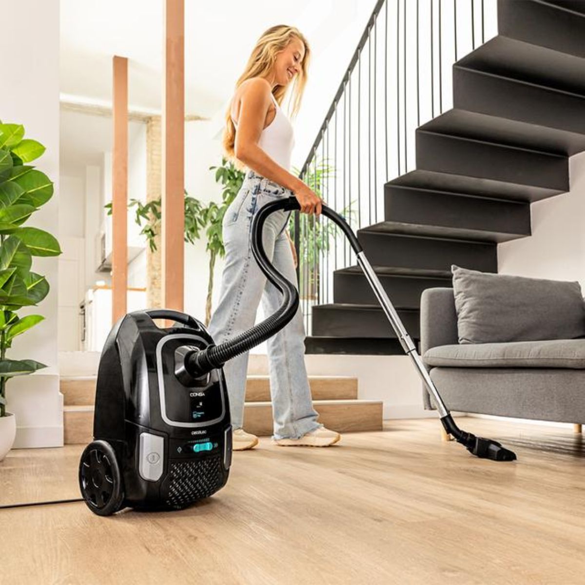 Aspirador de trineo Cecotec Conga Powerbag 4000 XL 890W 4L con bolsa negro
