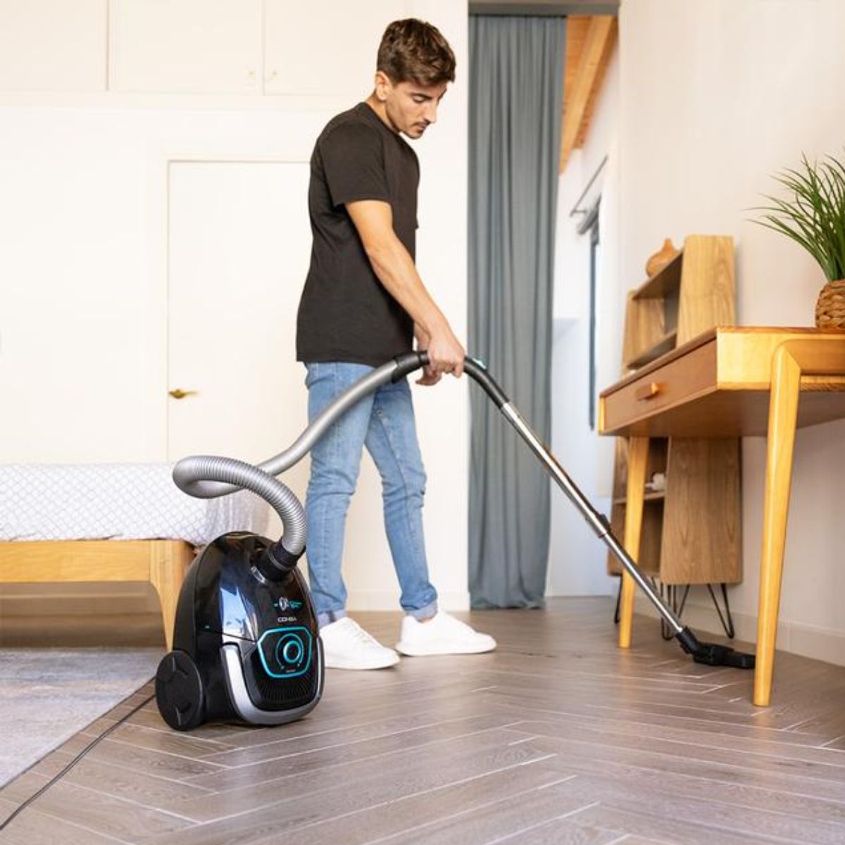 2Aspirador de trineo Cecotec Conga Rockstar Powerbag 850W ultra ligero negro
