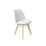 Silla Escandinava asiento acolchado con respaldo curvo blanco/natural fondo blanco