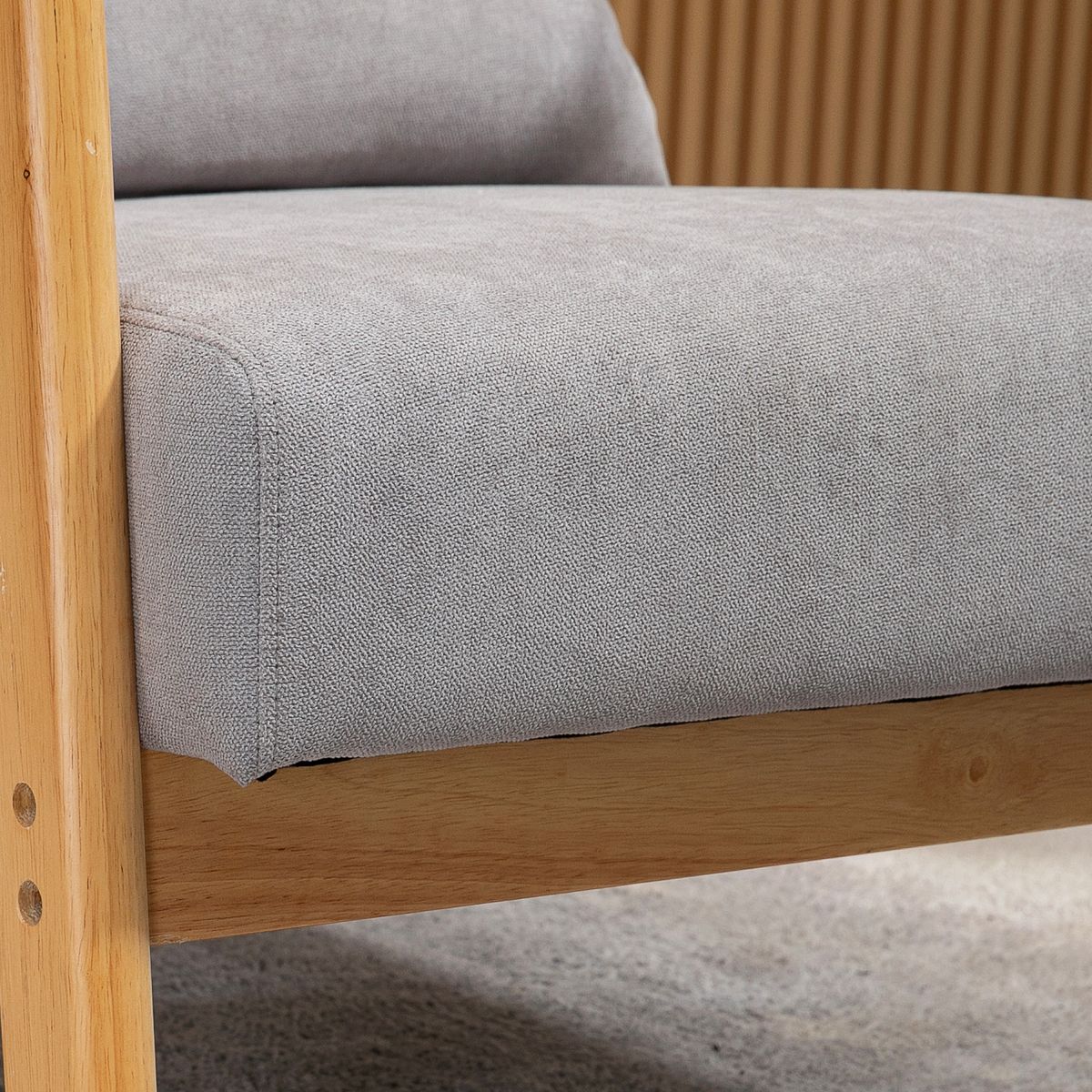Butaca-Nordic-Homcom-con-reposabrazos---cojin-gris-76x61x78-cm-detalle