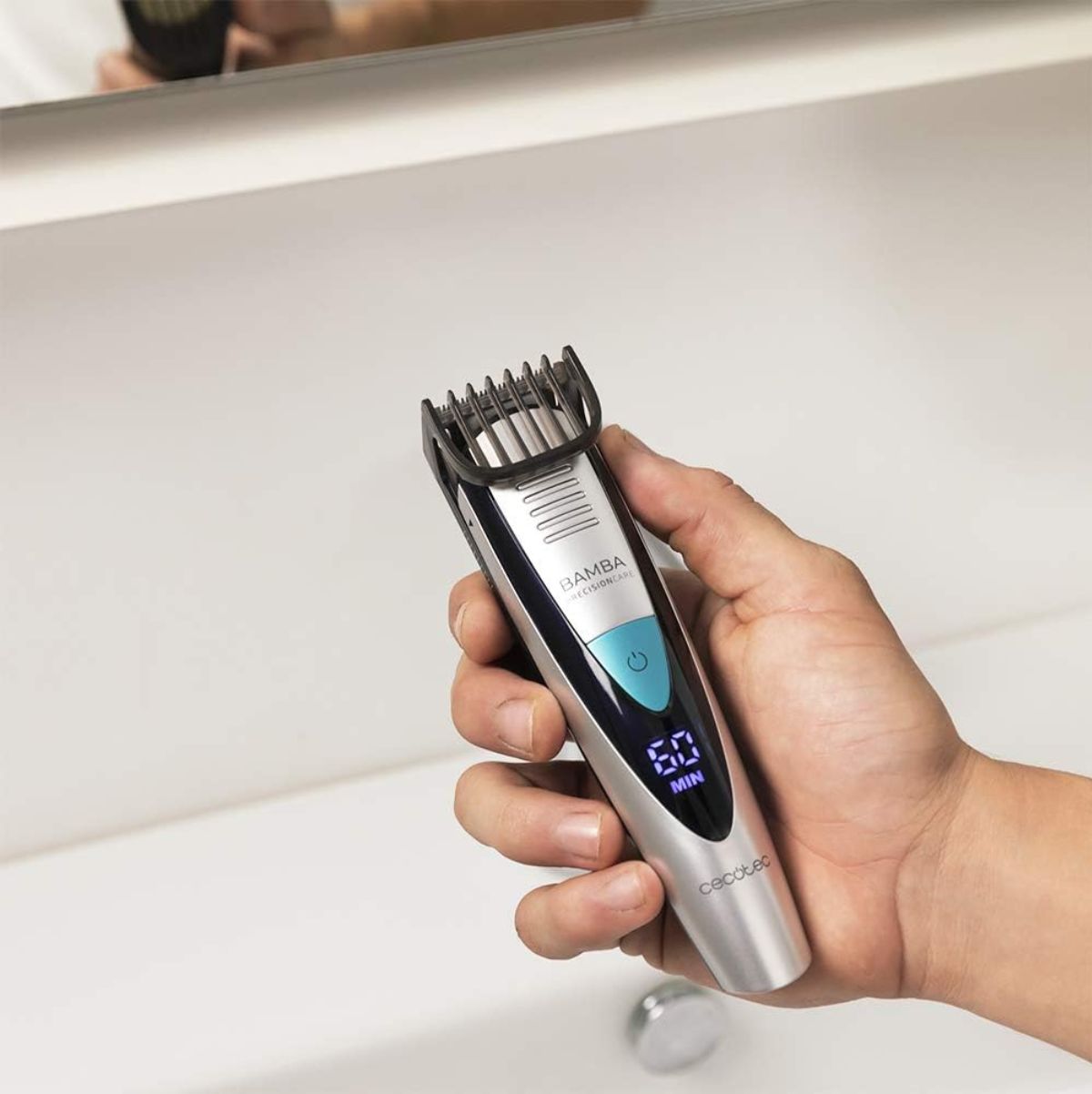 Afeitadora Cecotec Multrigrooming Bamba PrecisionCare Trimmer 5 en 1 waterproof gris pantalla
