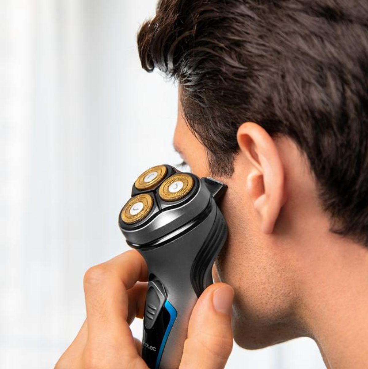 Afeitadora Cecotec Bamba PrecisionCare Titanium Perfectcut 8W acero inoxidable gris