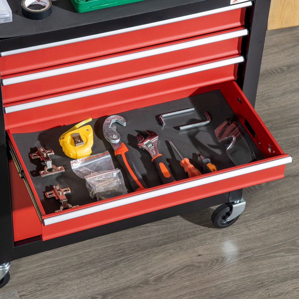 Carro de herramientas Forte Durhand con ruedas + 4 cjaones negro/rojo 75x69x33 cm detalle