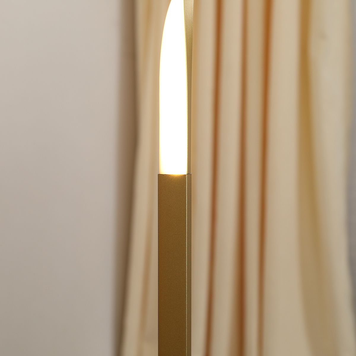 Lámpara de pie Curly Homcom luces LED dorado 147x20,5x20,5 cm luz