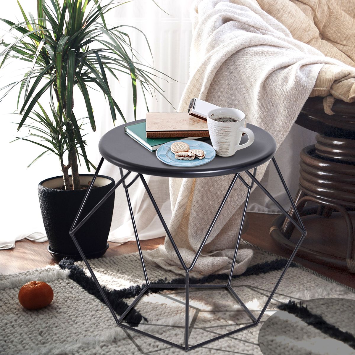Mesa auxiliar Barita Homcom redonda negro Ø51x44 cm ambientada