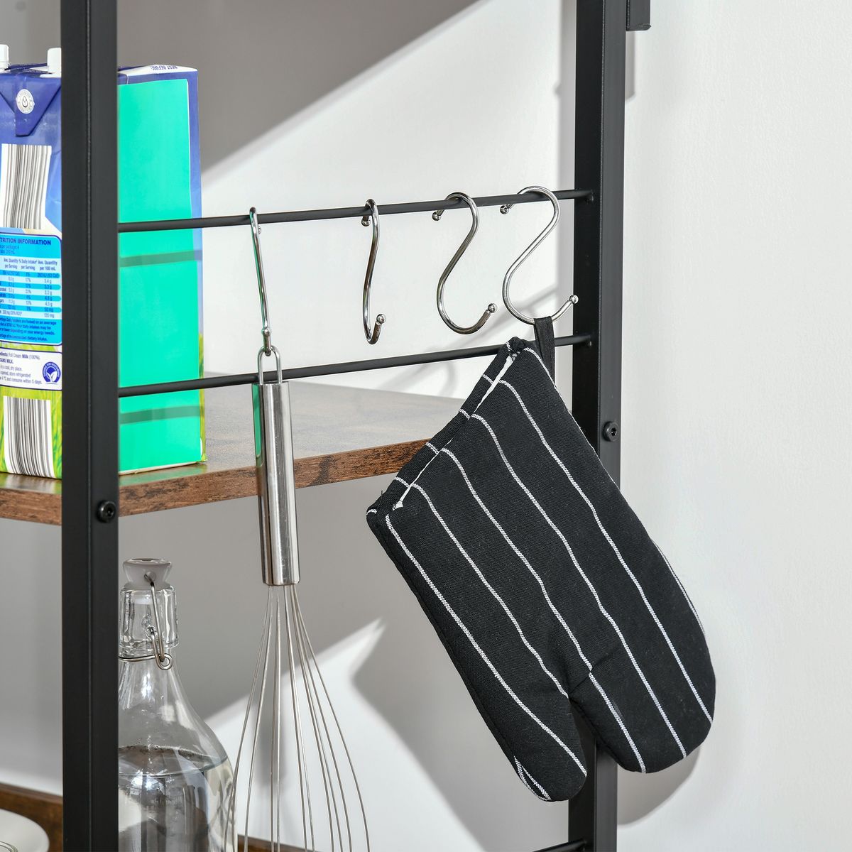 Estantería auxiliar Hiedra Homcom 4 niveles con ganchos rústico/negro 125x60x40 cm detalle