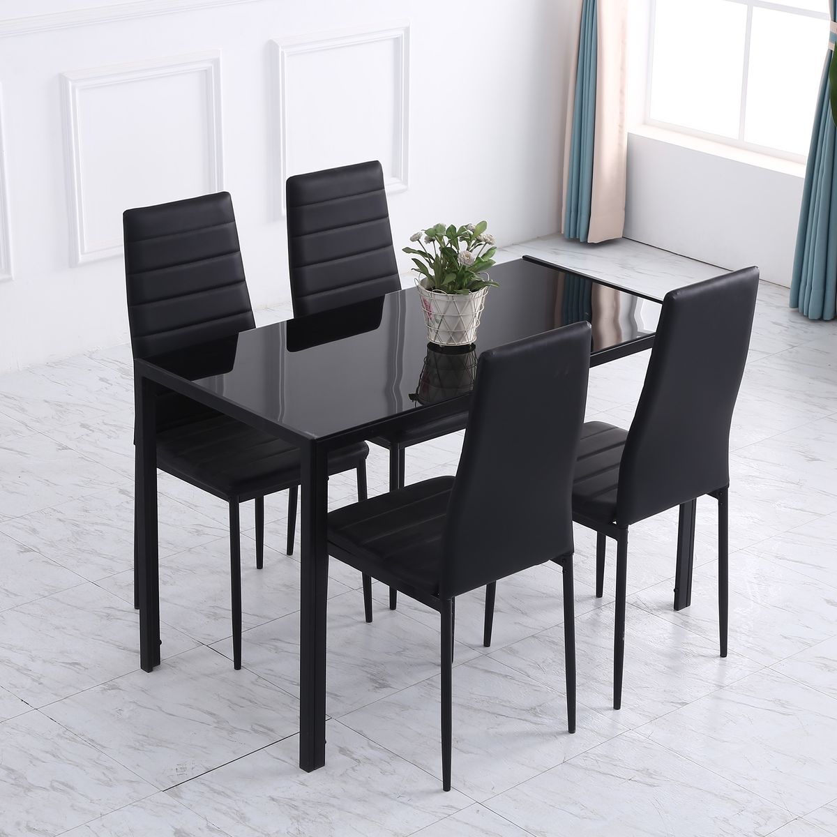 Mesa de comedor Fluorita Homcom diseño fijo 4-6 personas cristal negro 75x120x60 cm ambientada