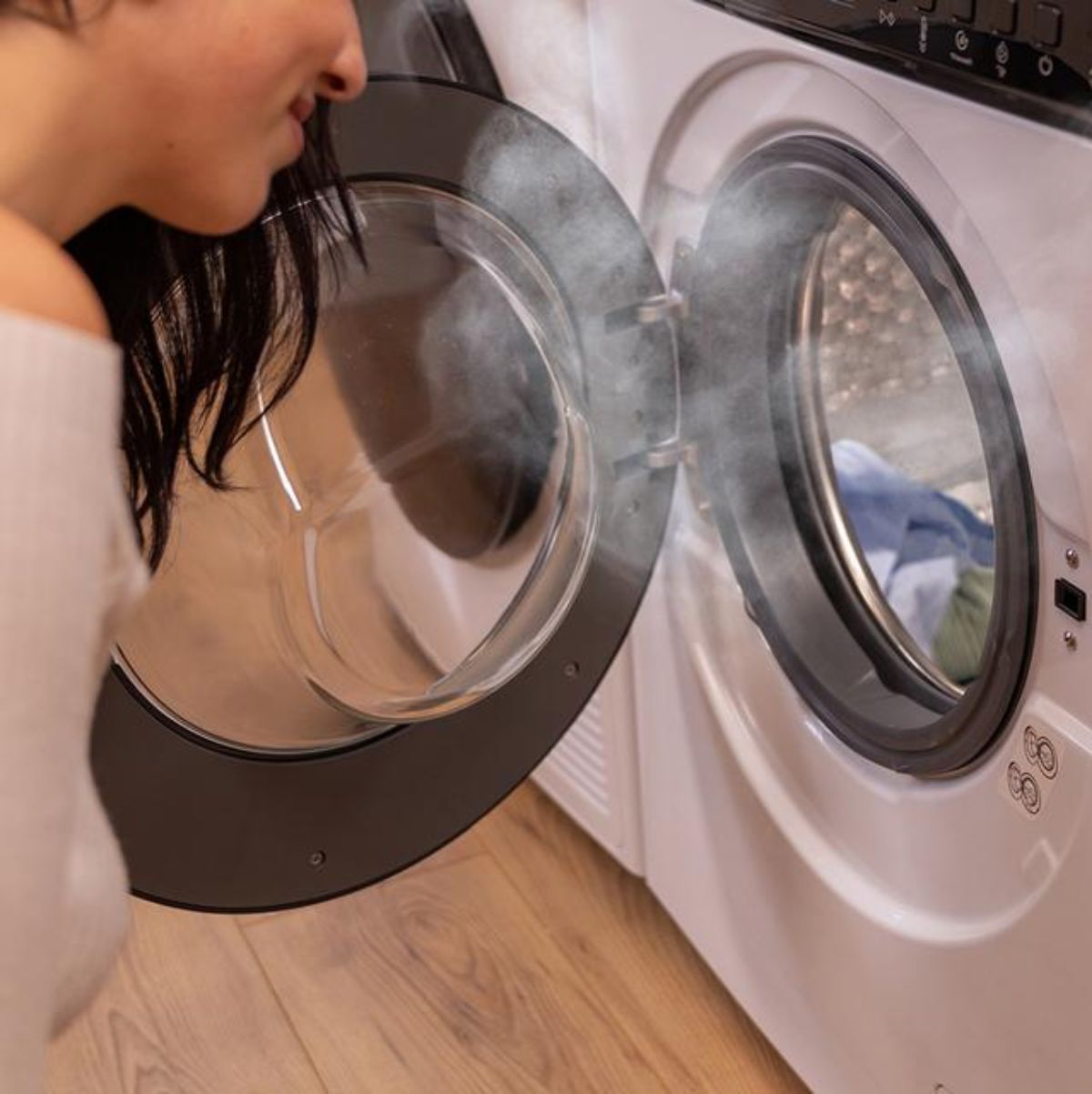 Lavadora-carga-frontal-Cecotec-Bolero-DressCode-7150-7kg-1400-rpm-12-programas-A-blanco-negro-595-cm-vapor