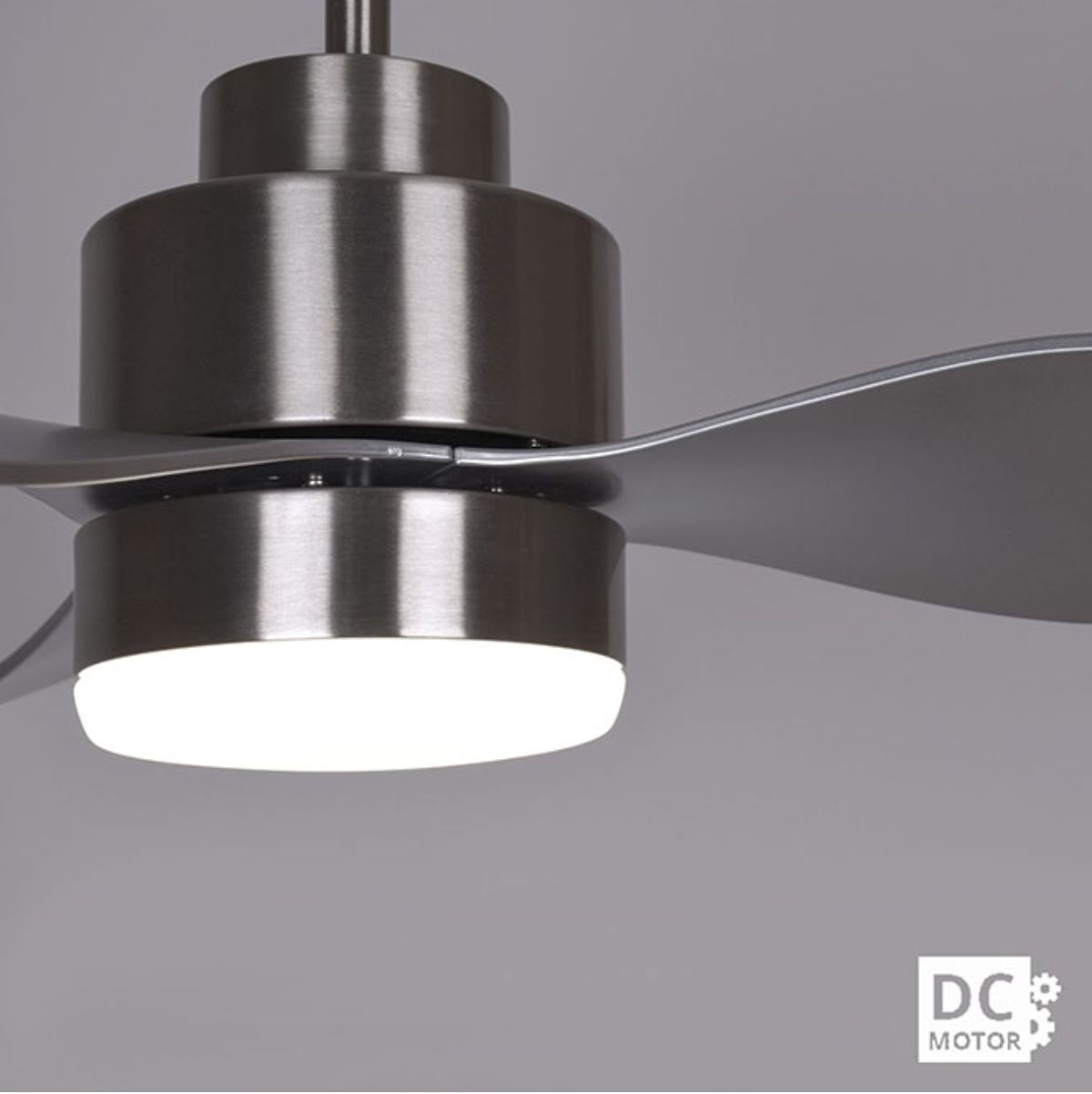 Ventilador de techo Poniente Lumit 16W 3 aspas luz LED níquel Ø116 cm detalle