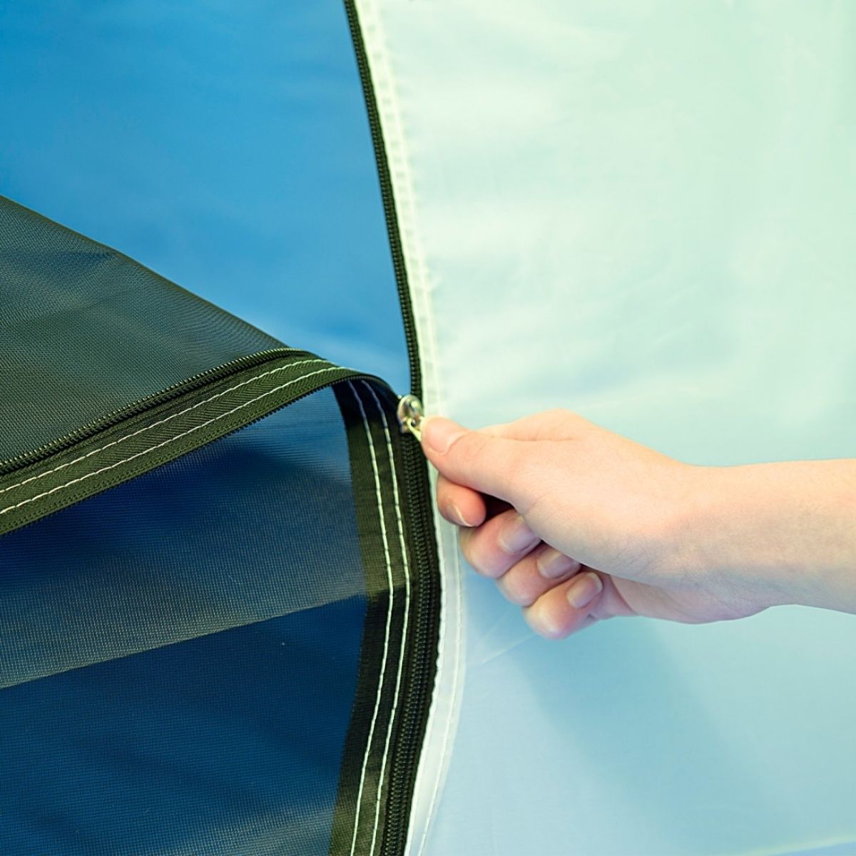 Tienda-de-campaña-Aktive-3-personas---doble-techo---mosquitera-azul-verde-130x240x330-cm