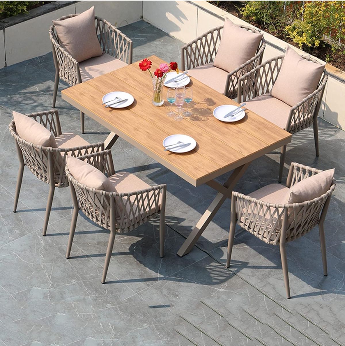 Pack-de-4-sillas-multiusos-Rodas-uso-interior-exterior-con-cojines-arena-ambientada