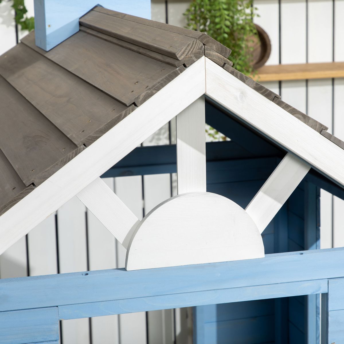 Casita-infantil-Almeria-Outsunny-ventanas---chimenea---vallas-azul-142x51x112-cm