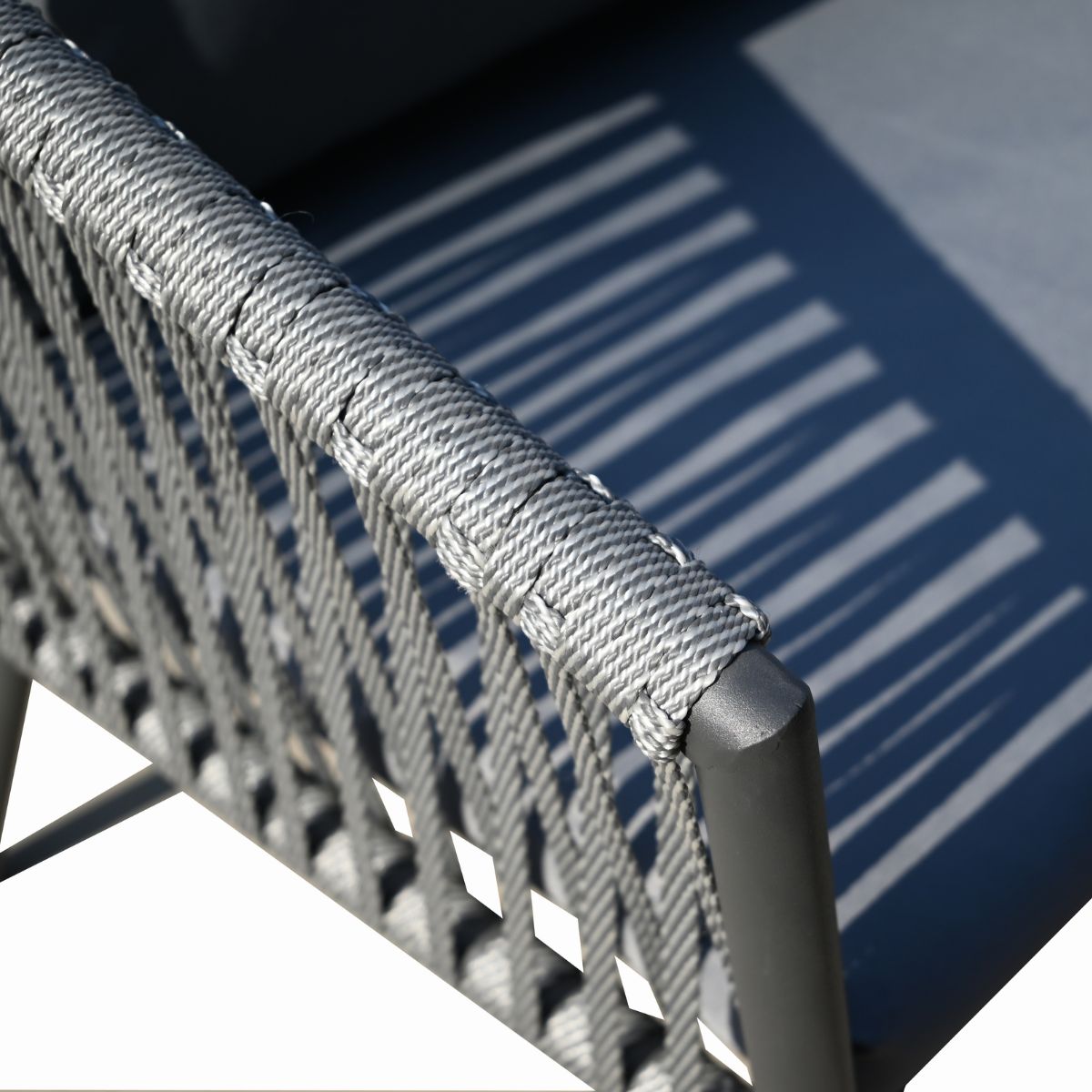 Conjunto-de-exterior-Torino-sofa---2-sillones---mesa-y-cojines-gris