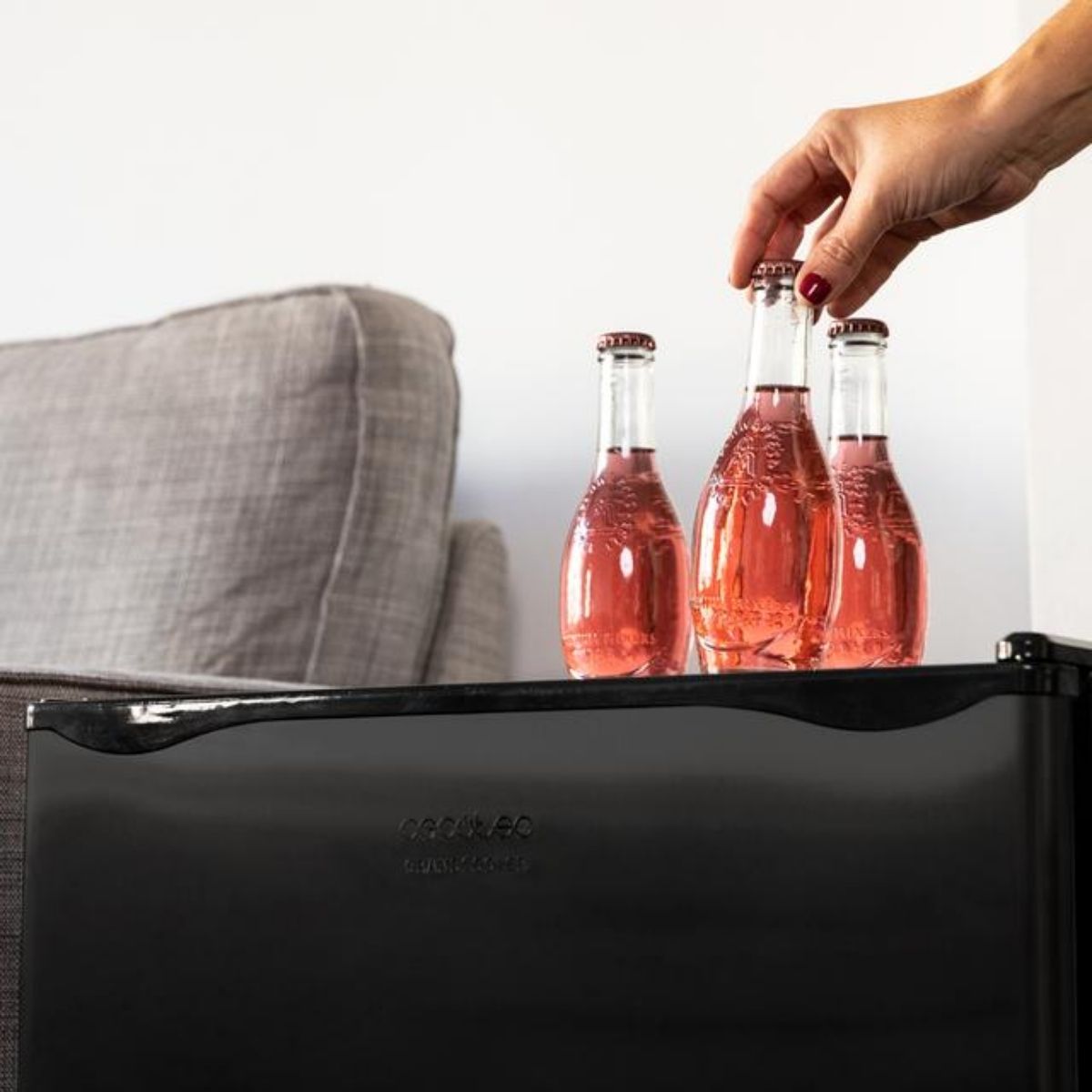 Minibar-Cecotec-GrandCooler-2000-SilentCompress-46L---congelador-E-negro-485-cm