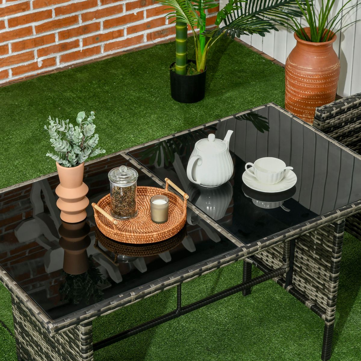 Conjunto-de-jardin-Camboya-Outsunny-sofa---2-sillones---2-taburetes---mesa-gris