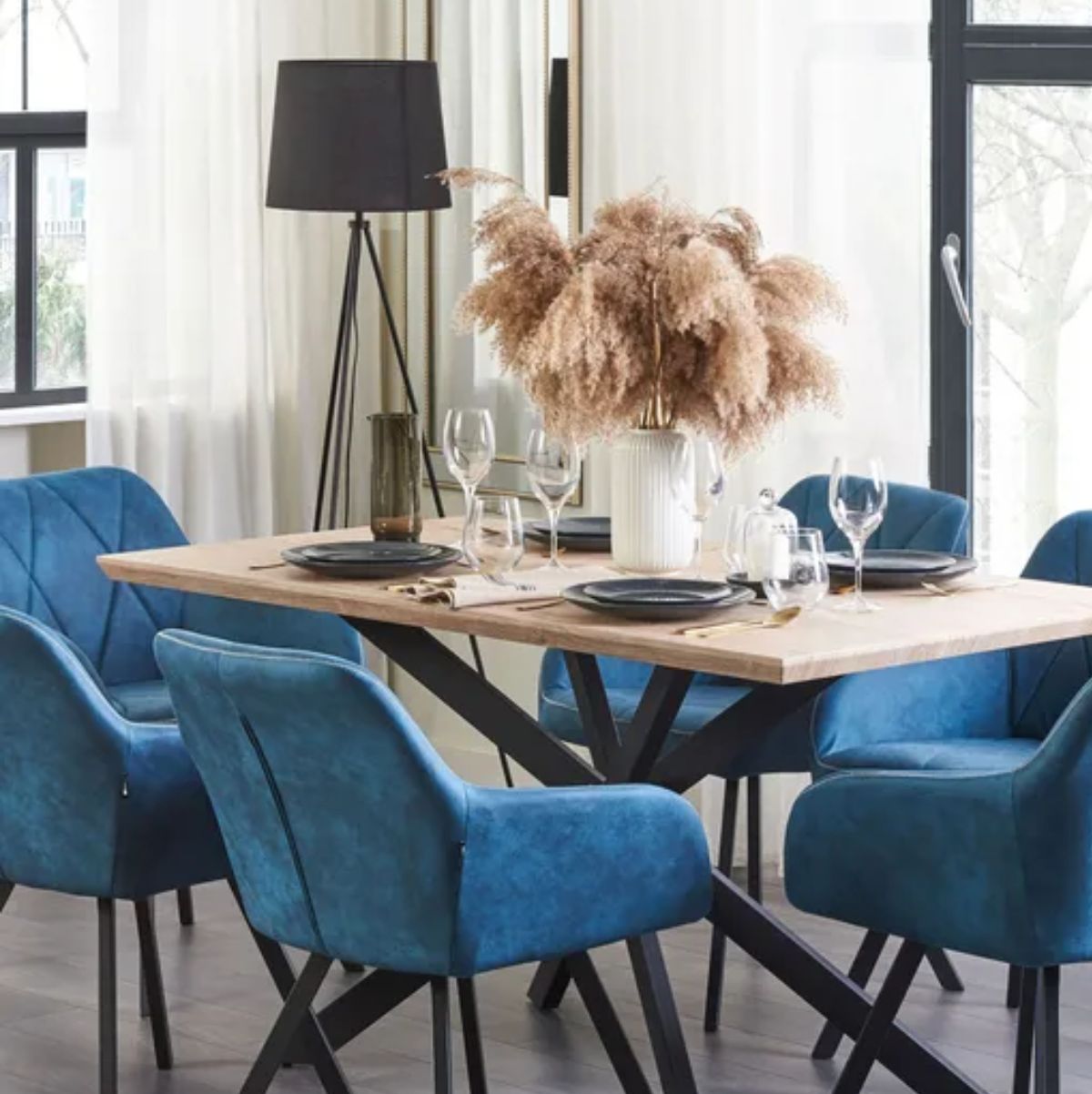Mesa-de-comedor-Kyba-diseño-fijo-natural-negro-77x200x100-cm-ambientada