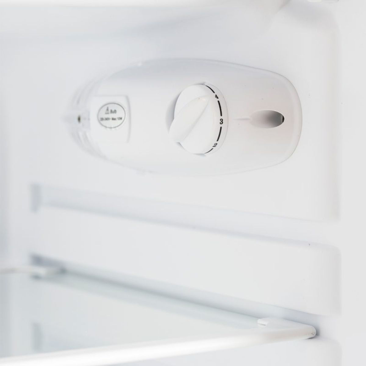 Frigorifico-bajo-Svan-SR85501EC-ciclico-102L-E-blanco-85-cm