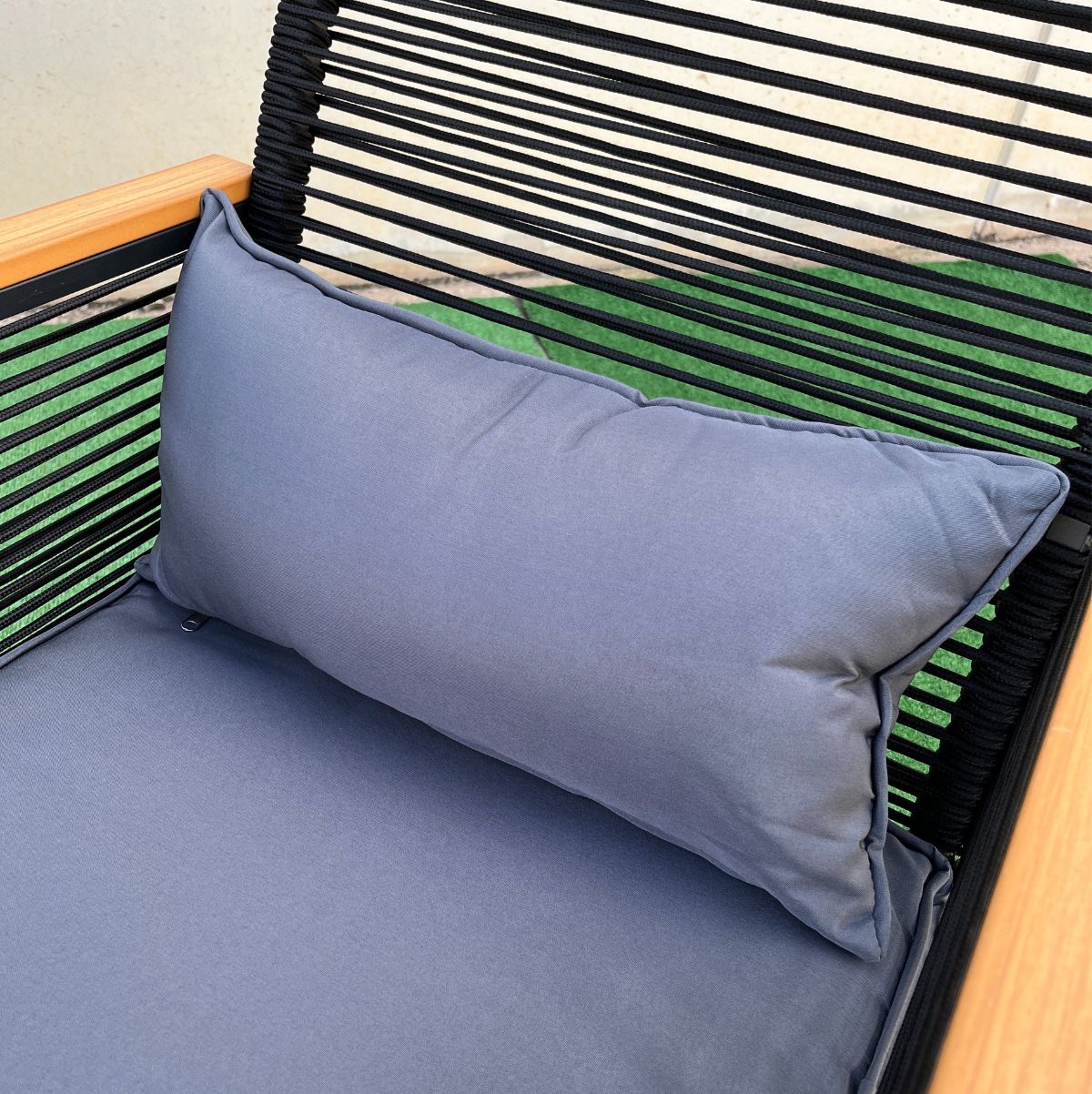 Conjunto-de-exterior-Eleganza-sofa---sillones---mesa-y-cojines-negro-roble