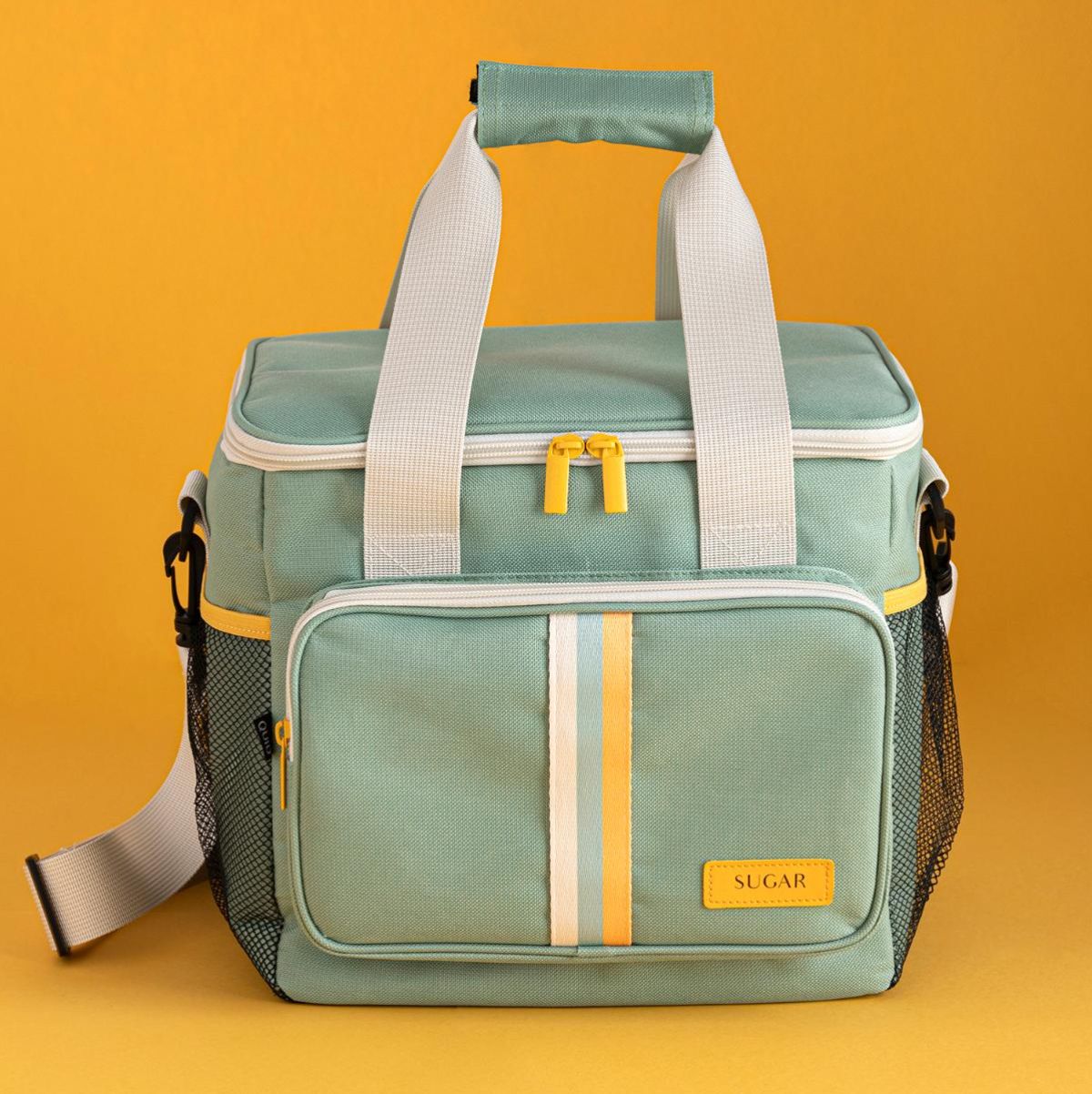 Bolsa-termica-Sugar-Quid-15L-con-asa-regulable-verde-26x28x22-cm