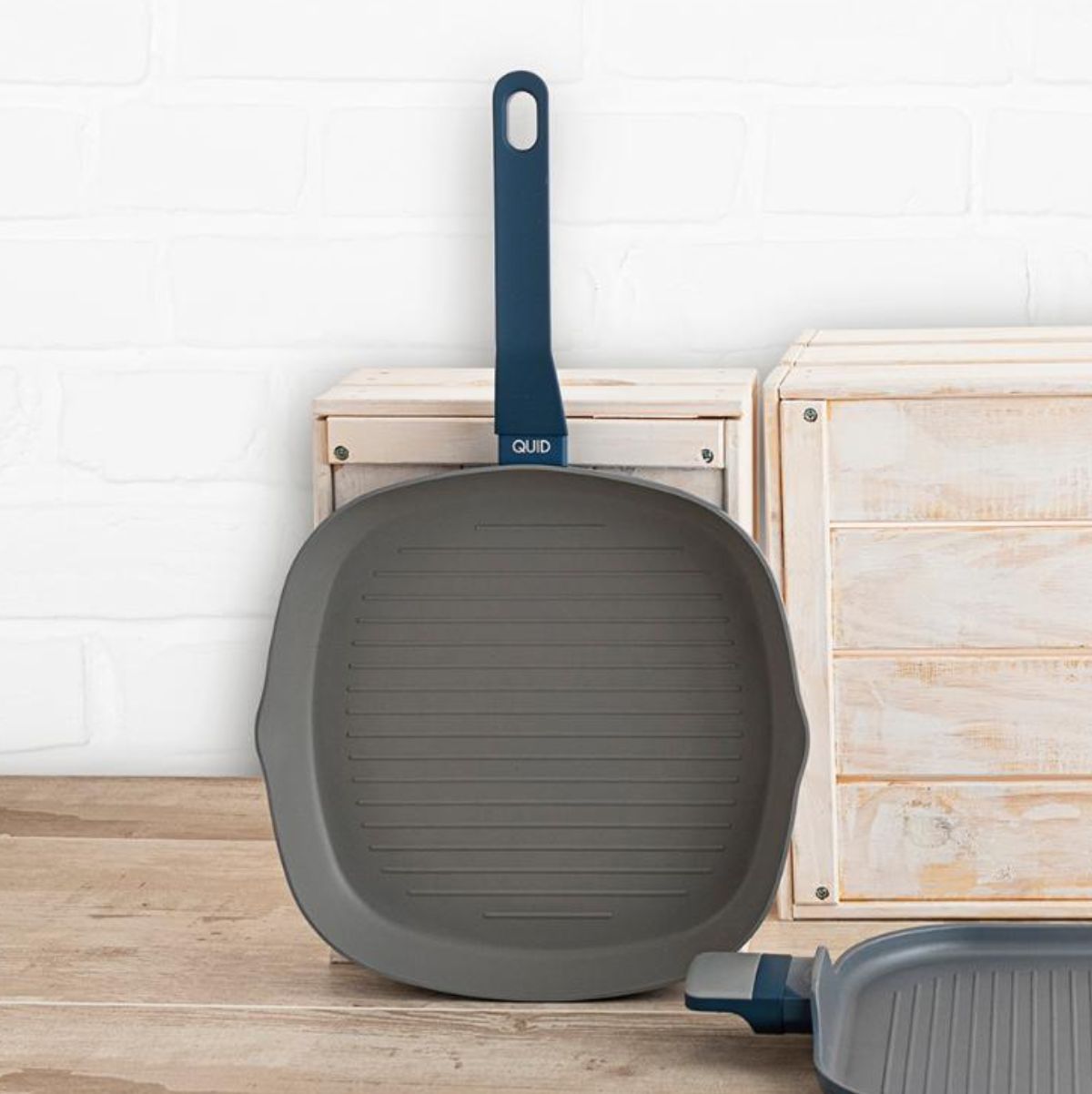 Asador-Baltic-Quid-aluminio-estampado-gris-azul-39x28-cm