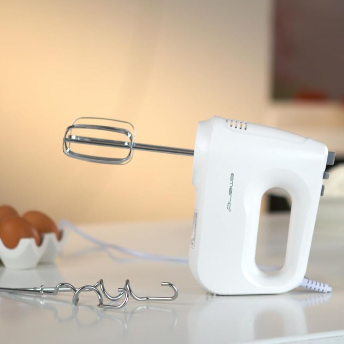 Amasadora-Emerio-HM-124178-250W-6-velocidades-blanco