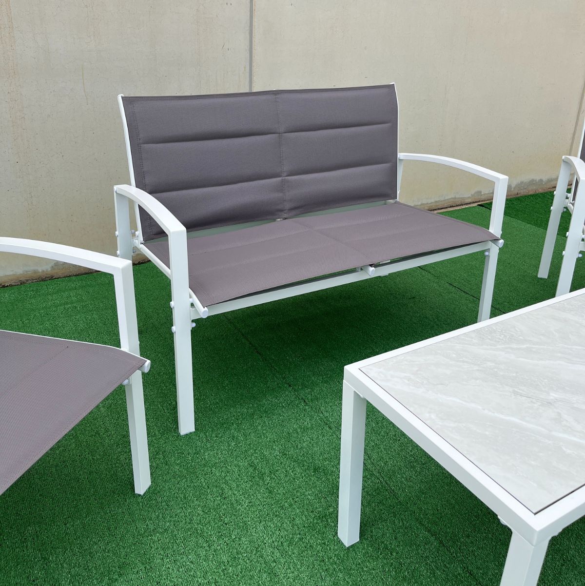 Conjunto-de-jardin-Elba-1-sofa---2-sillas---mesa-blanco-marron