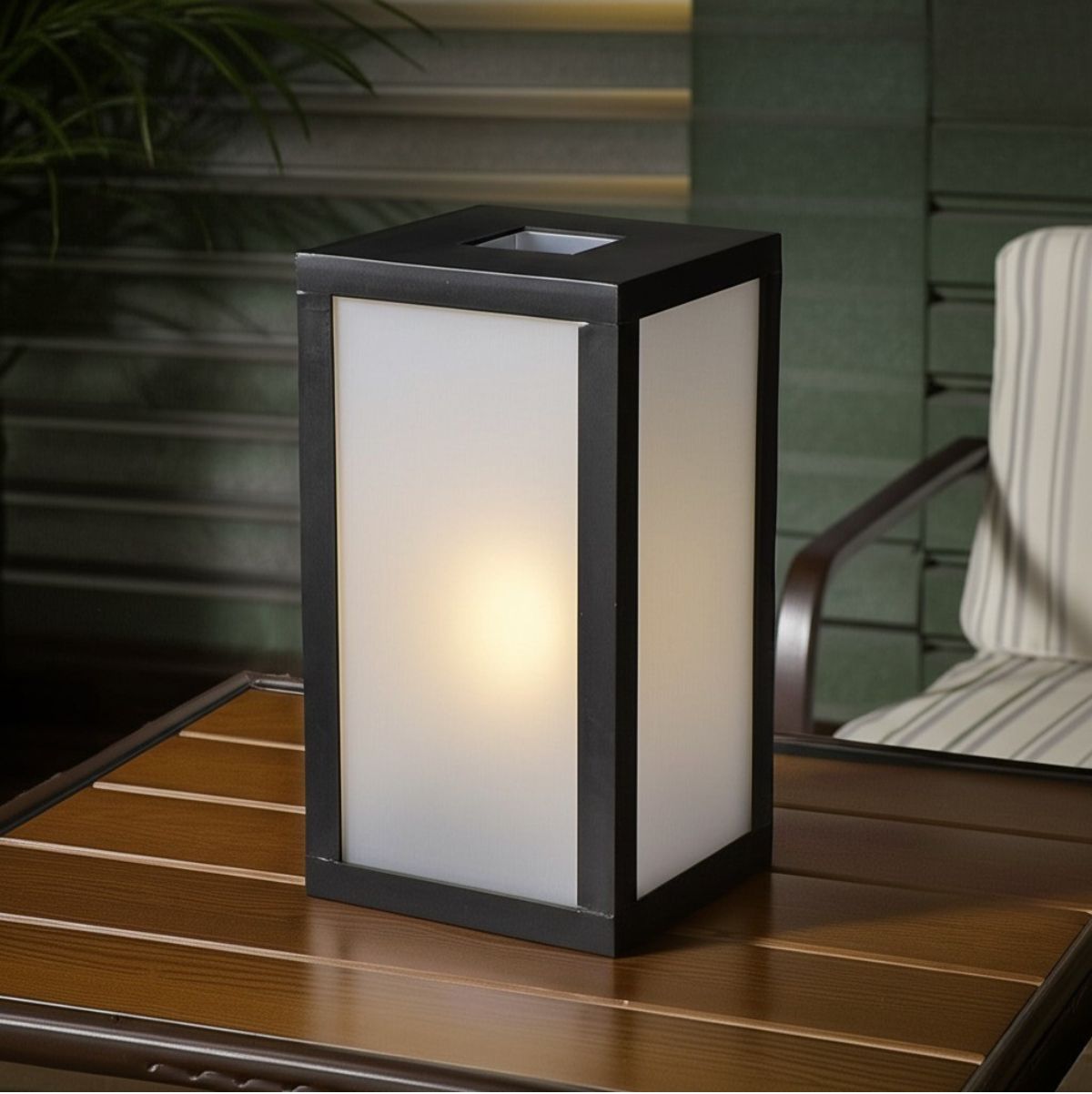 Lampara-solar-de-exterior-12-LED-negro-ambientada-mesa
