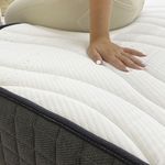 Colchon-Noah-Oro-DN-enrollado-blanco-25-cm