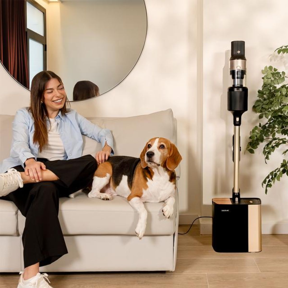 Aspirador-escoba-Cecotec-Conga-Rockstar-5500-Hurricane-Station-Pet-Flex-inalambrica---base-de-autovaciado-negro-ambientada