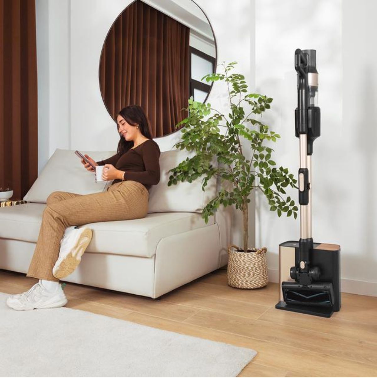 Aspirador-vertical-Cecotec-Conga-Rockstar-5500-Hurricane-Station-Flex-700W-base-de-autovaciado-negro