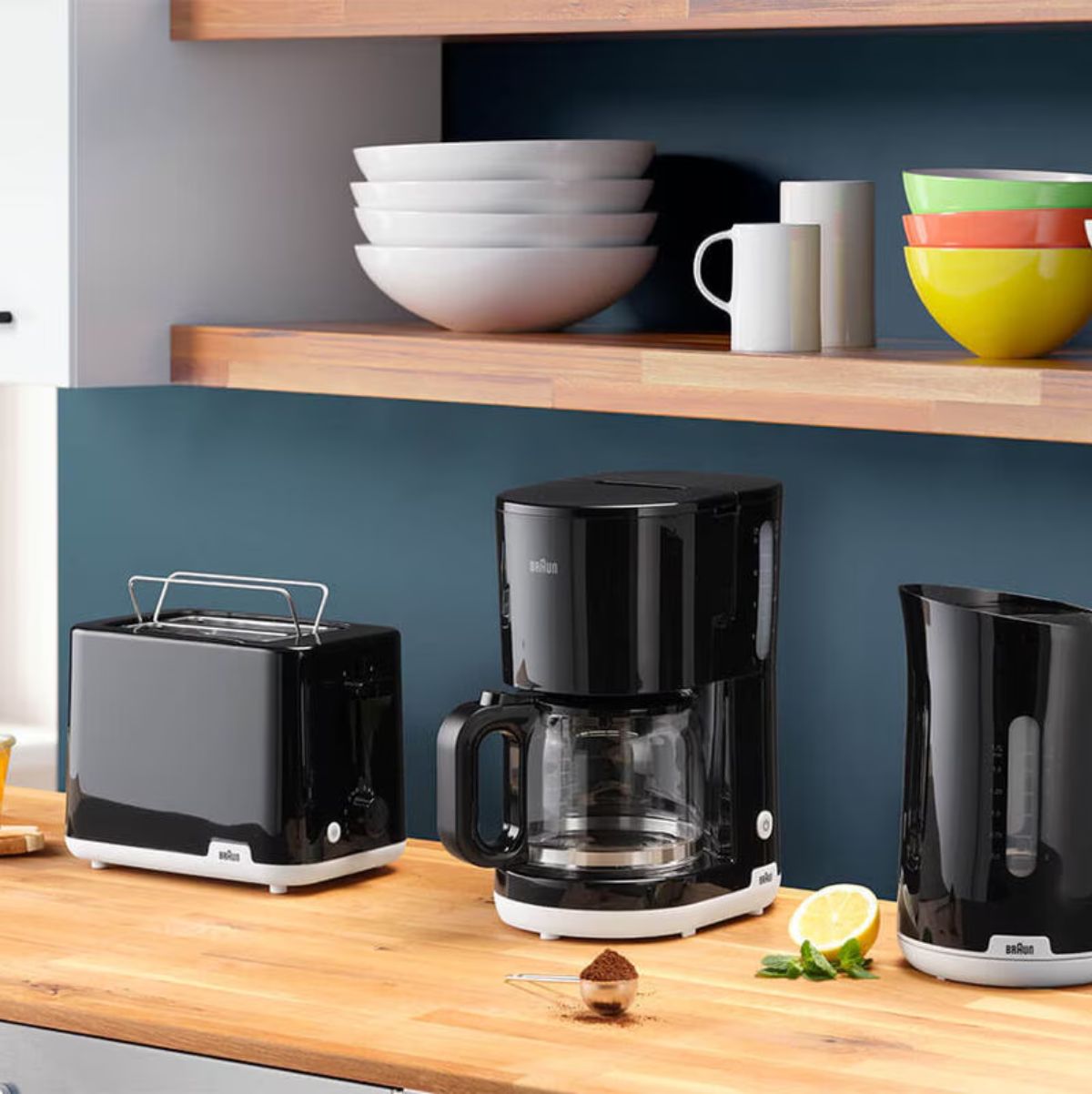 Tostador-Braun-HT1010BK-900W-2-ranuras-8-niveles-negro-ambientada-dos