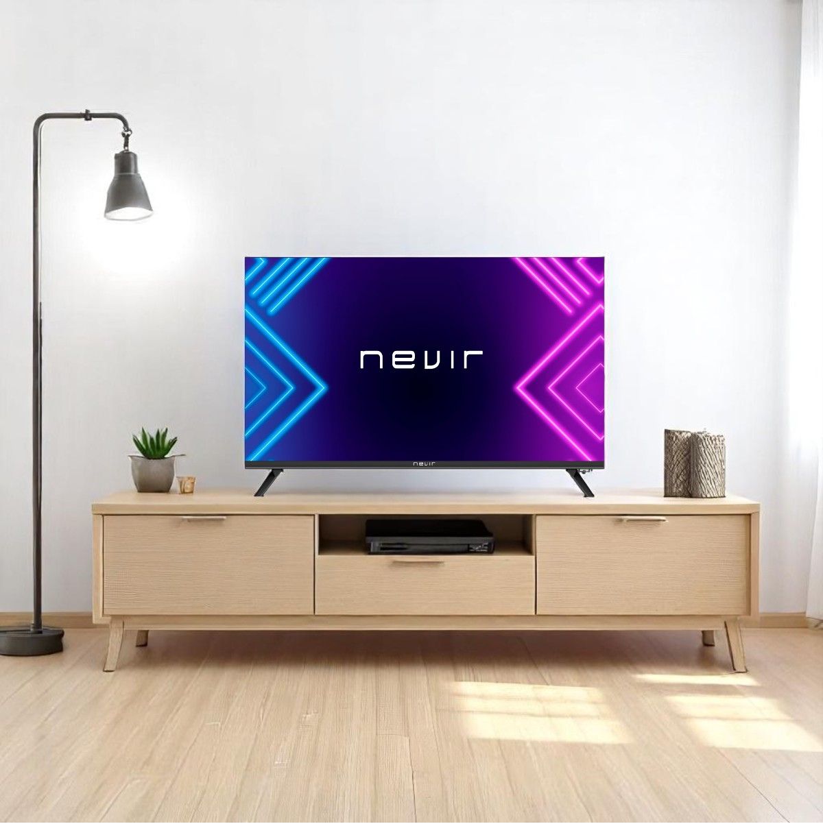 Televisor-Smart-TV-Nevir-NVR-8073-32RD2S-SMA-N-32’’-LED-HD-Ready-Android-11-F-negro-ambientada