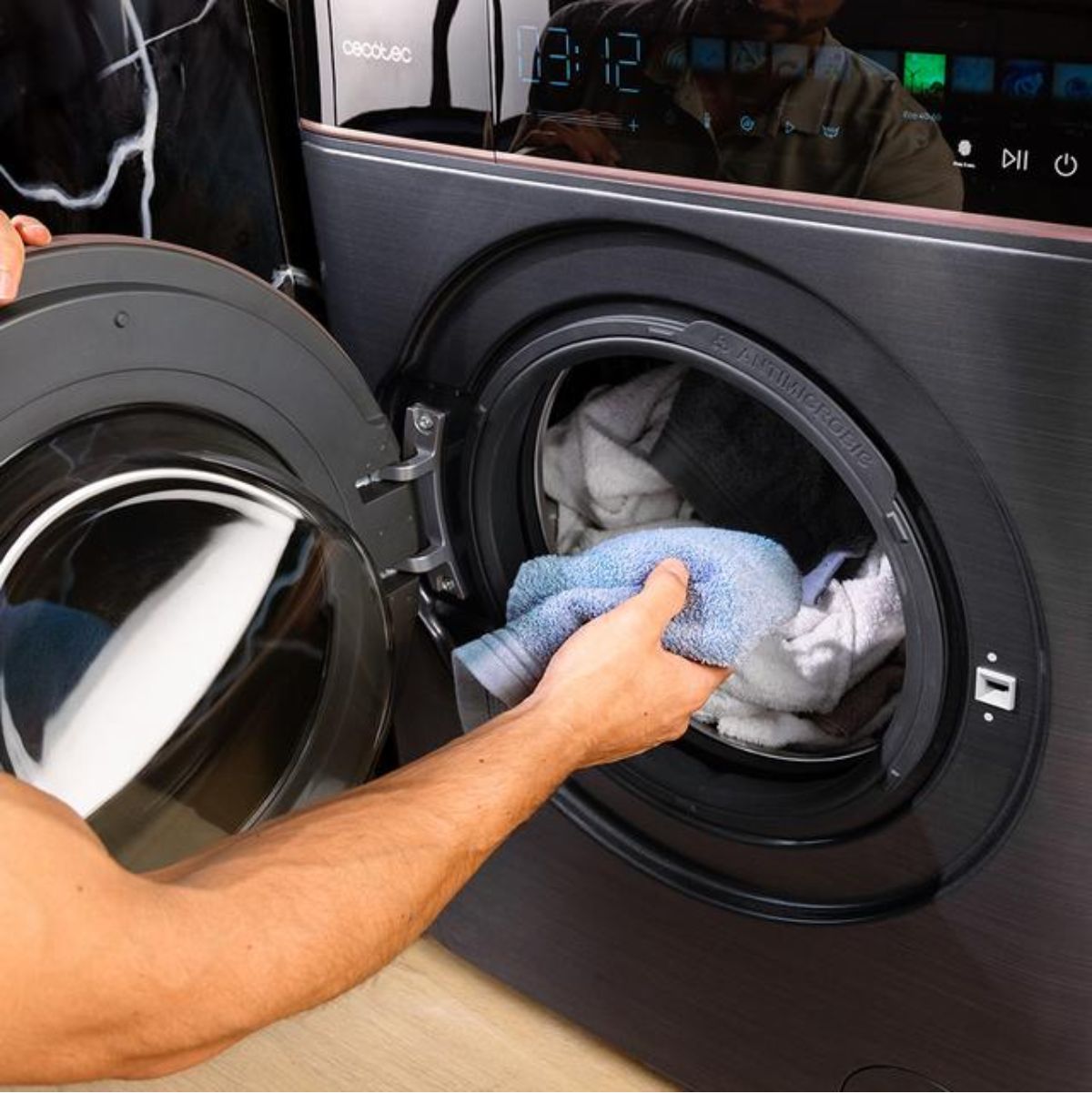 Lavadora-carga-frontal-Cecotec-Bolero-DressCode-9900-Inverter-FullColor-9kg-1400-rpm-11-programas-A-negro-60-cm-carga