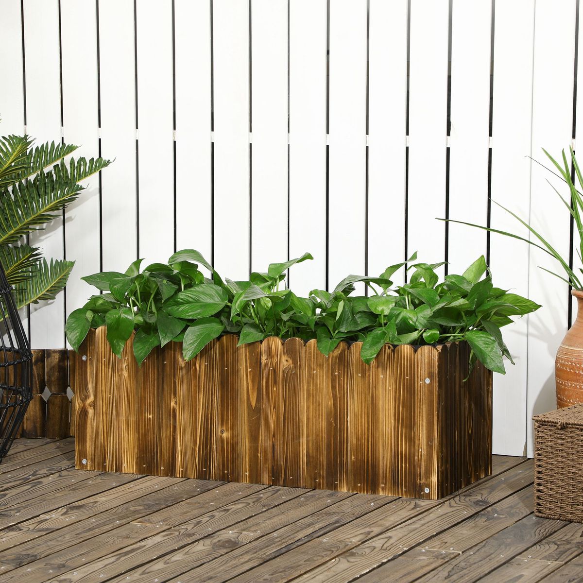Macetero-Rosal-Outsunny-orificio-drenaje-marron-30x80x30-cm-ambientada