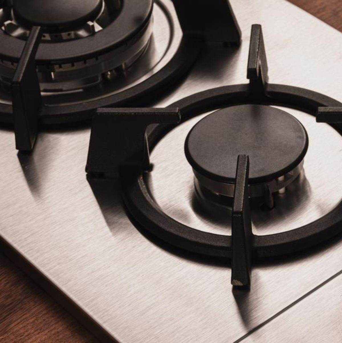 Placa-de-gas-Cecotec-Bolero-Squad-G-2200S-5250W-2-fuegos-inox-29-cm-detalle