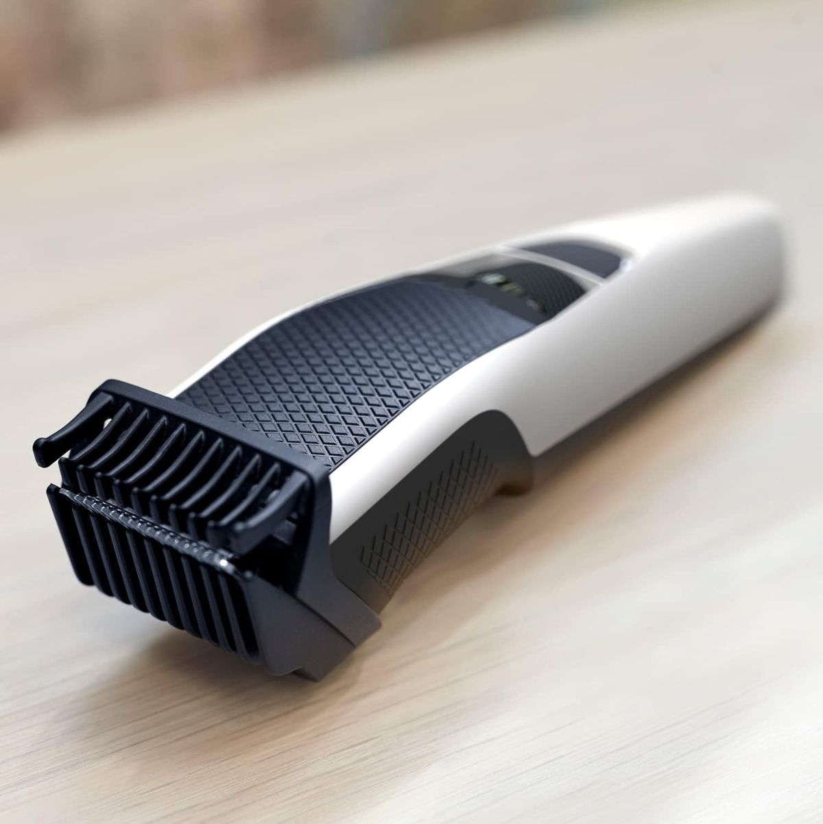 Afeitadora-Philips-Beardtrimmer-series-3000-Lift-Trim-cuchillas-acero-inox-blanco-afeitadora