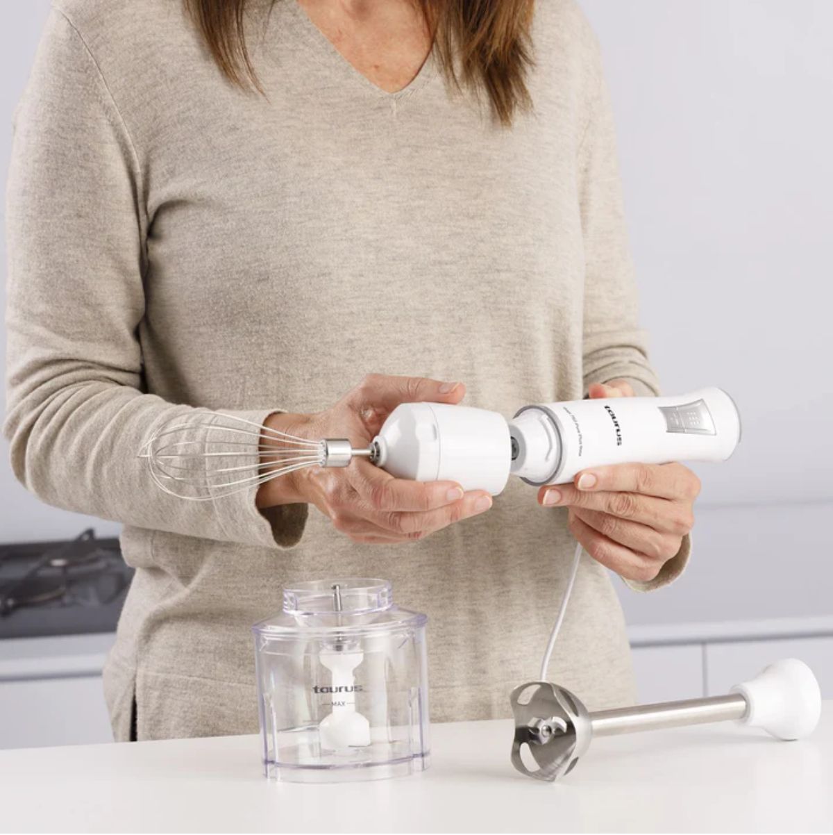 Batidora-de-mano-Taurus-Bapi-750-Pure-Plus-750W-20-velocidades-blanco-desmontable
