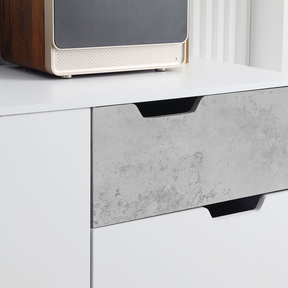 Aparador-Agosto-Homcom-2-puertas---cajon-blanco-gris-815x98x39-cm-detalle