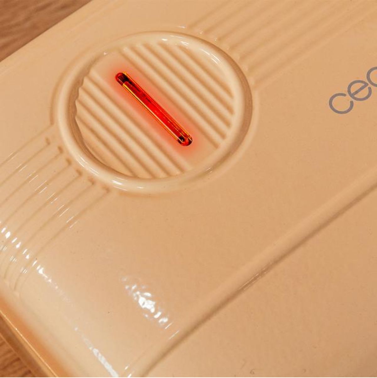Sandwichera-Cecotec-Rock’nToast-Retro-One-700W-3-placas-intercambiables-beige