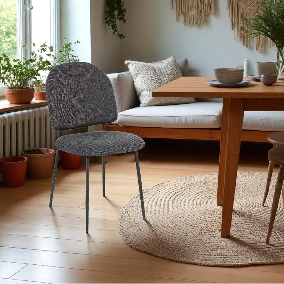 Silla-de-comedor-Kamili-redondeada-patas-acero-gris-84x43x57-cm