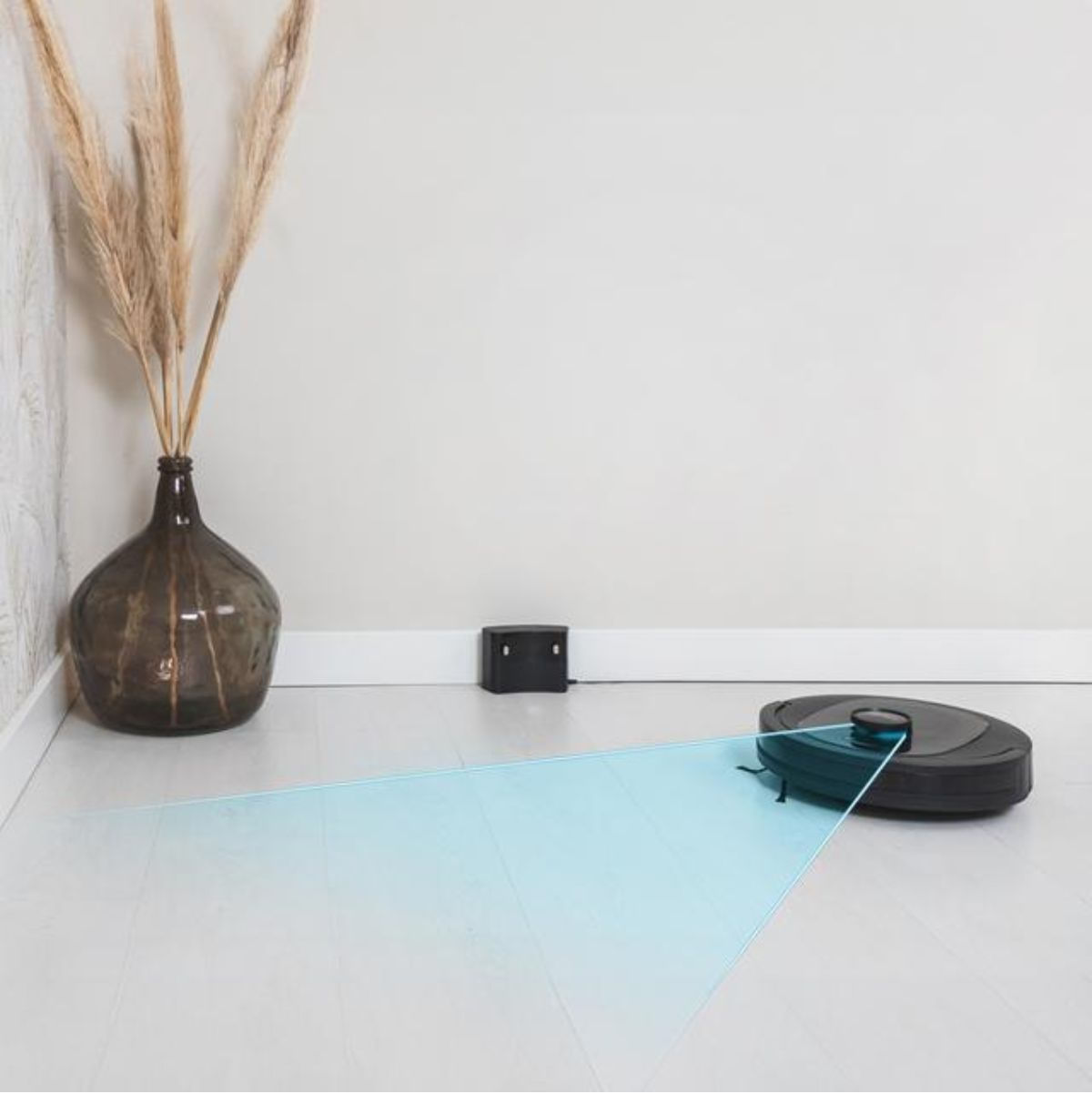Robot-aspirador-Cecotec-Conga-8490-Ultimate-Ultra-Power-7000Pa---base-de-carga-negro-laser
