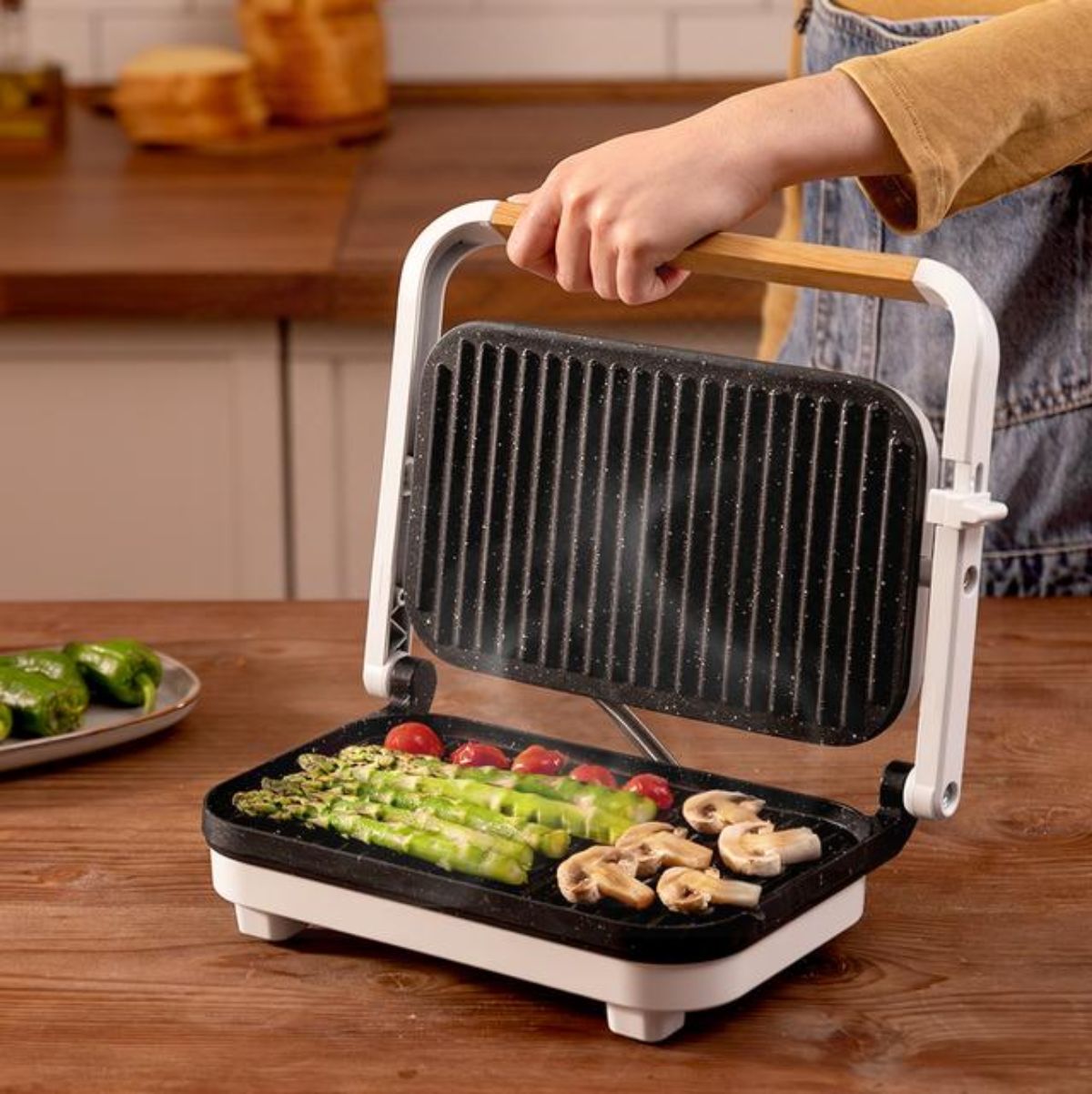 Parrilla-electrica-Cecotec-Rock’nGrill-1200-Wood-1300W-piedra-RockStone-blanco