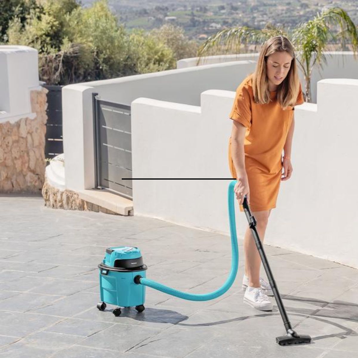 Aspirador-de-trineo-Cecotec-Conga-Wet-Dry-Compact-Garden-1000W-10L-negro-azul