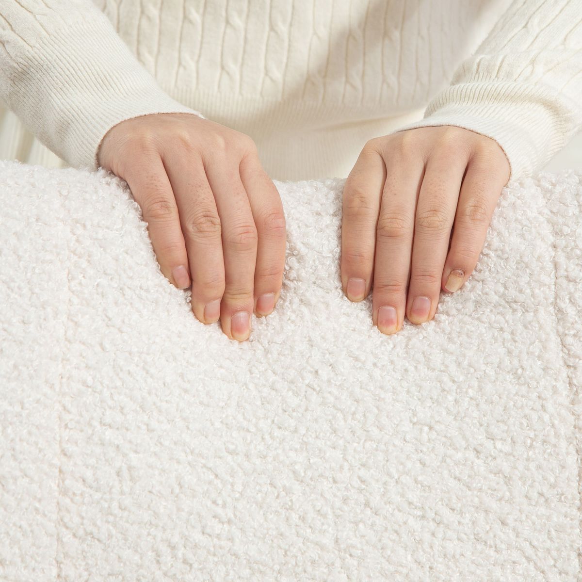 Mecedora-Daisy-Homcom-respaldo-alto-blanco-87x65x88-cm-