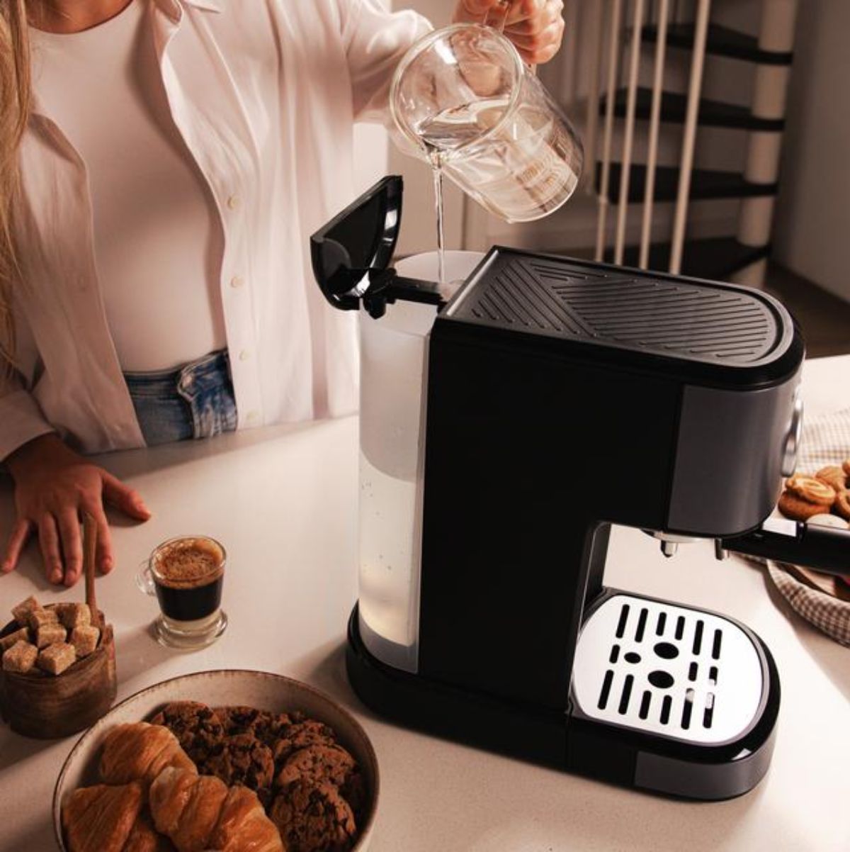 Cafetera-espresso-Cecotec-Power-Espresso-20-Pecan-1100W-125L-negro