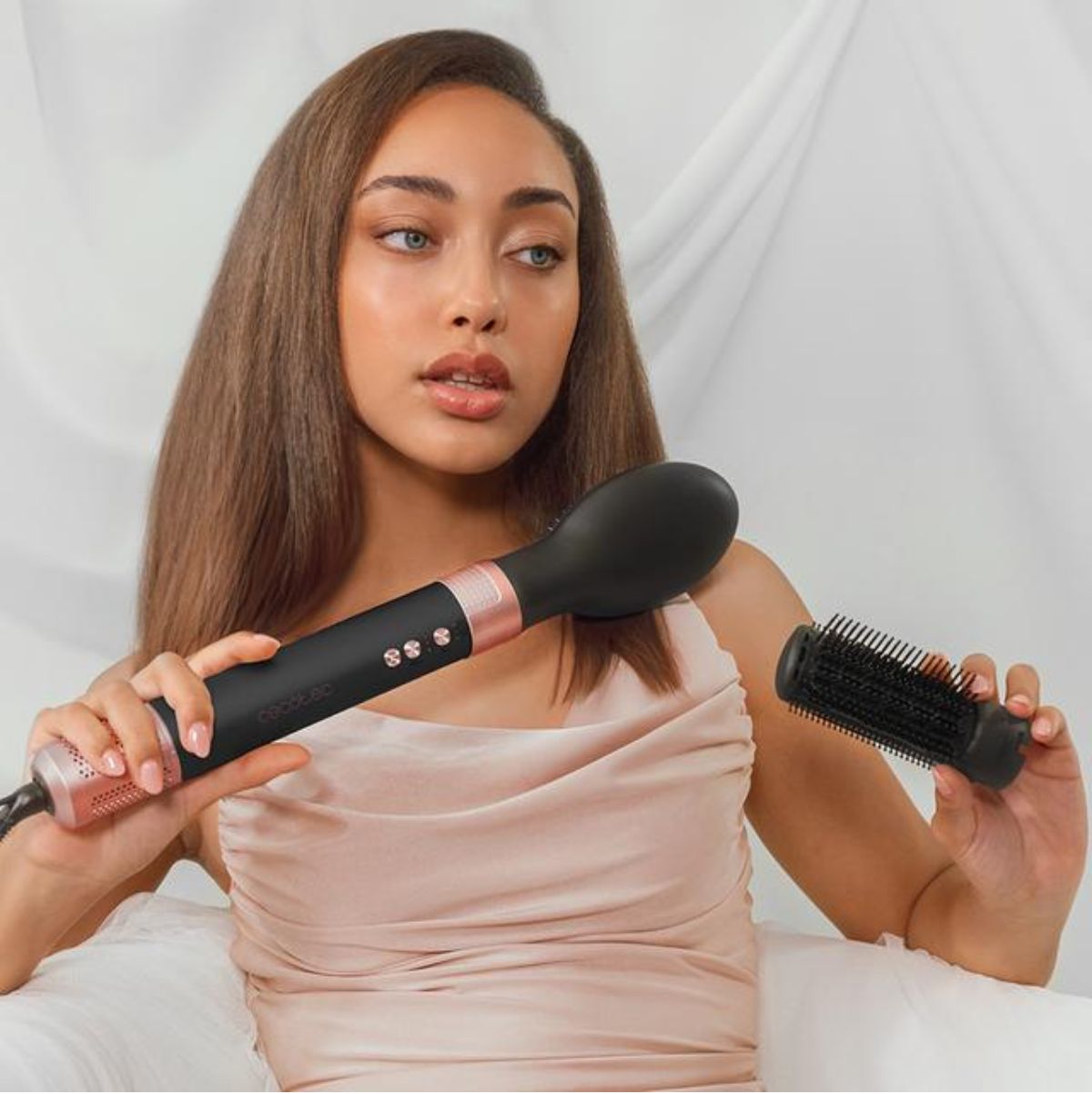 Cepillo-de-aire-Cecotec-Bamba-CeramicCare-14in1-AirGlam-1400W-3-velocidades-negro-secador