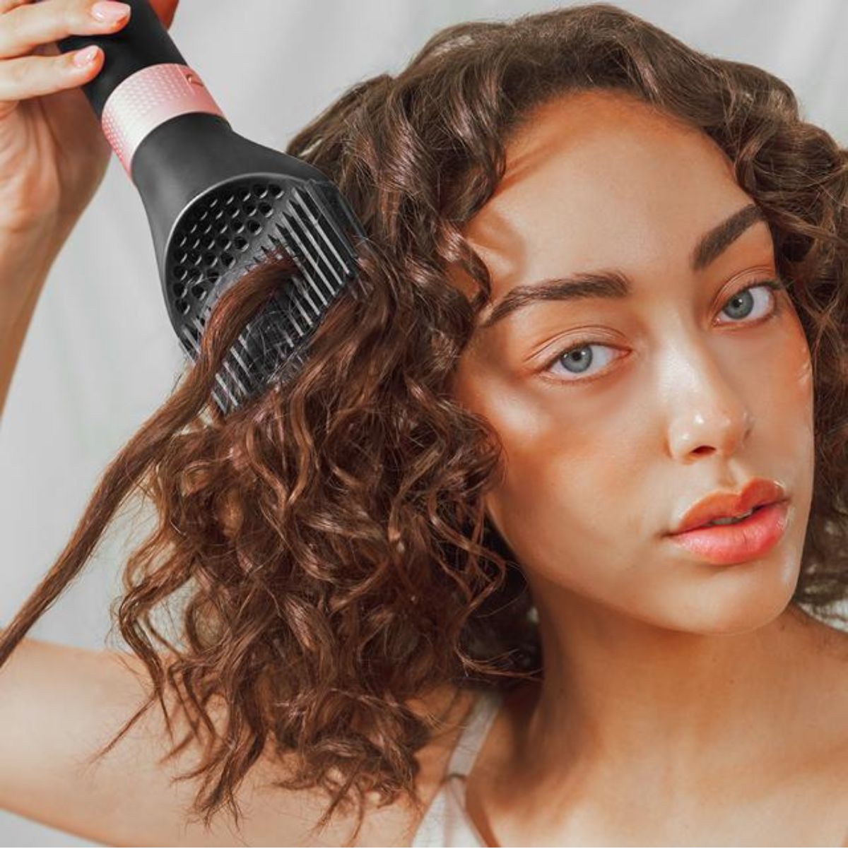 Cepillo-de-aire-Cecotec-Bamba-CeramicCare-14in1-AirGlam-1400W-3-velocidades-negro-cepillo-puas