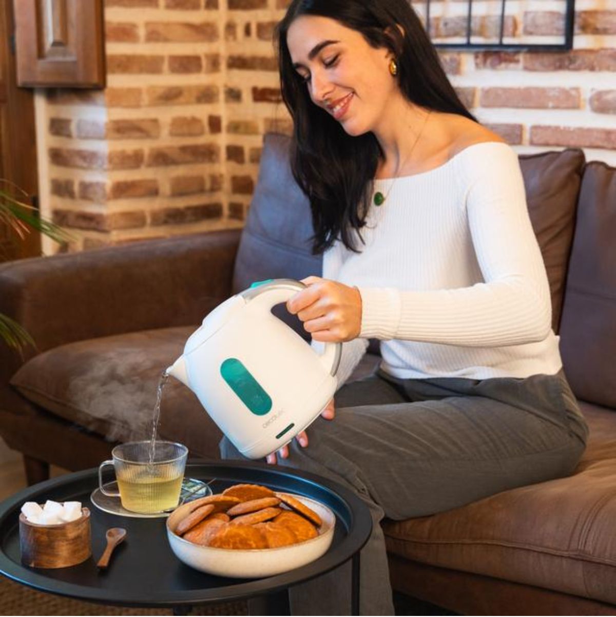 Hervidor-de-agua-Cecotec-Thermosense-140-2200W-base-con-giro-1L-blanco-
